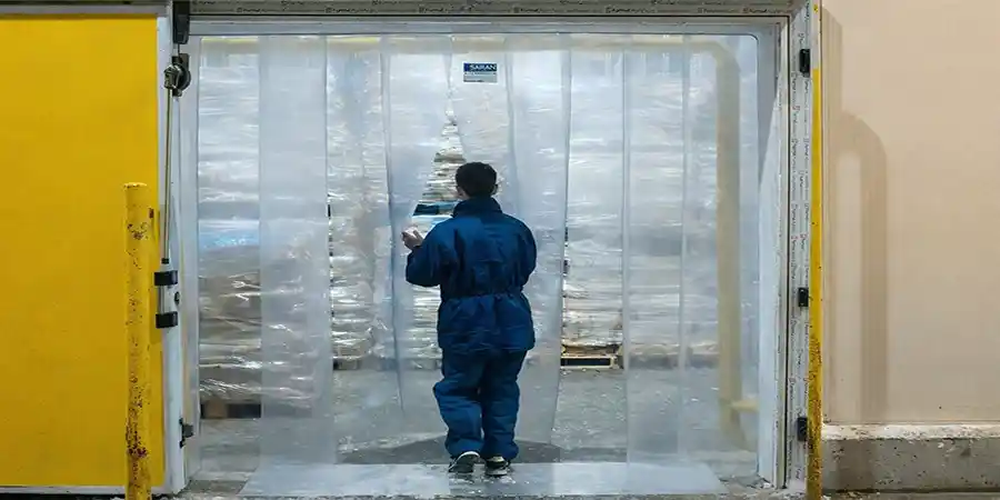 Soğuk hava deposu için ısı yalıtımlı polar PVC şerit perde uygulaması - Saran PVC